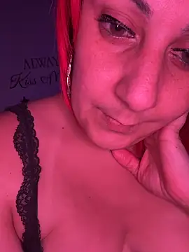 Snapshot of DeeLight124 chatting on 02-03-26, 06:22 DeeLight124 online show from 02-03-26, 06:22