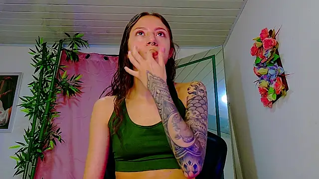 scarlet-jonesx online show from 05-19-26, 01:56