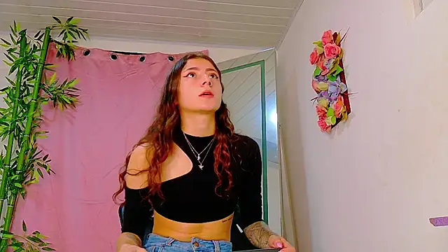 scarlet-jonesx online show from 05-22-26, 12:51