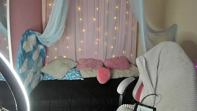 SheryLee online show from 12-17-24, 03:17