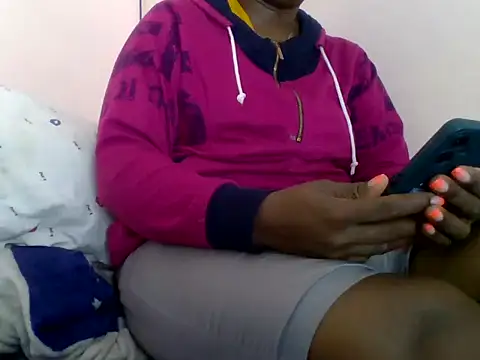 Snapshot of Hot-zeenah chatting on 09-16-25, 05:25 Hot-zeenah online show from 09-16-25, 05:25