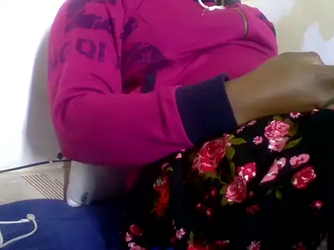 Snapshot of Hot-zeenah chatting on 10-05-25, 06:56 Hot-zeenah online show from 10-05-25, 06:56