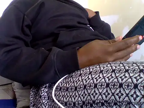 Snapshot of Hot-zeenah chatting on 10-10-25, 04:33 Hot-zeenah online show from 10-10-25, 04:33