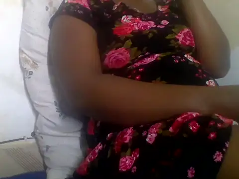 Snapshot of Hot-zeenah chatting on 10-16-25, 03:51 Hot-zeenah online show from 10-16-25, 03:51