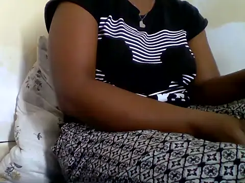 Snapshot of Hot-zeenah chatting on 10-21-25, 06:52 Hot-zeenah online show from 10-21-25, 06:52