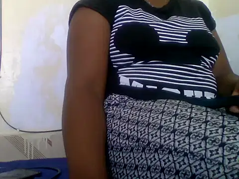 Snapshot of Hot-zeenah chatting on 10-29-25, 03:14 Hot-zeenah online show from 10-29-25, 03:14