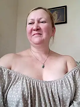 Snapshot of blondyaguar chatting on 12-03-24, 10:17 blondyaguar online show from 12-03-24, 10:17