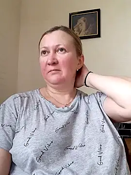 Snapshot of blondyaguar chatting on 12-21-24, 08:39 blondyaguar online show from 12-21-24, 08:39