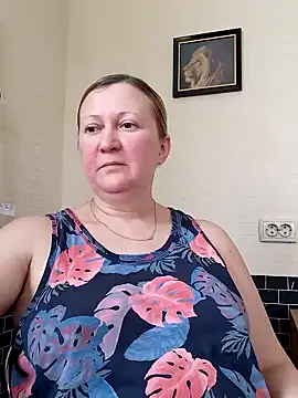 Snapshot of blondyaguar chatting on 02-06-25, 09:32 blondyaguar online show from 02-06-25, 09:32