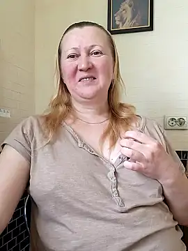 Snapshot of blondyaguar chatting on 09-13-25, 08:47 blondyaguar online show from 09-13-25, 08:47