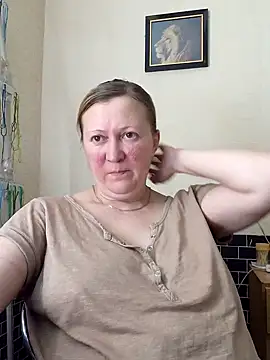 Snapshot of blondyaguar chatting on 12-21-25, 03:19 blondyaguar online show from 12-21-25, 03:19