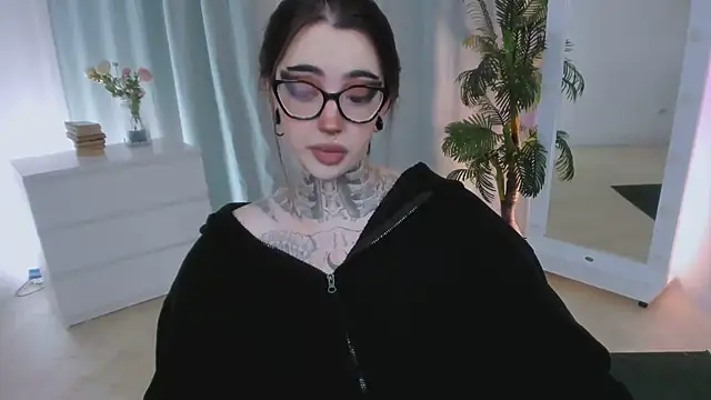Dixi Pixi  online show from 06-18-26, 05:41