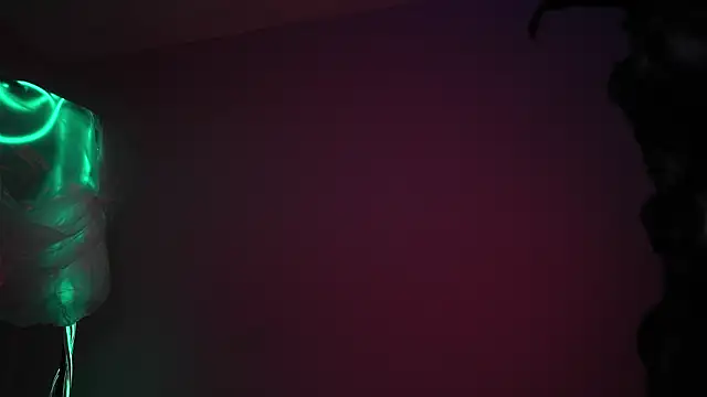 ginger hugs online show from 12-18-24, 04:20