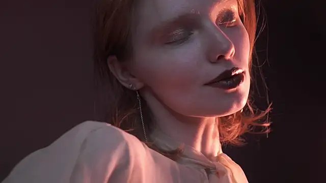 ginger hugs online show from 10-27-25, 10:14