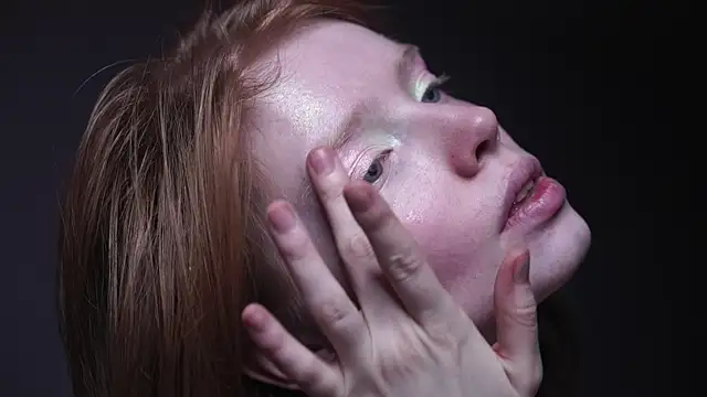 ginger hugs online show from 11-11-25, 10:10