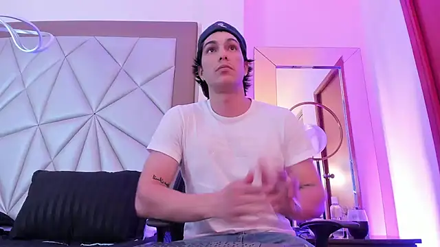 Karimferrer online show from 12-06-24, 07:21