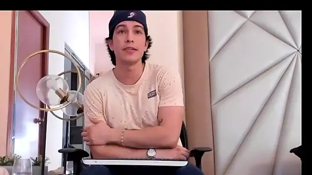 Karimferrer online show from 12-10-24, 03:41