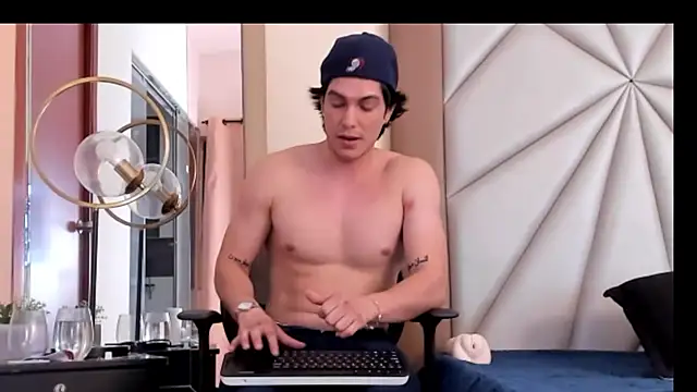 Karimferrer online show from 12-10-24, 07:26