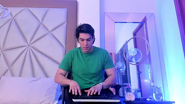 Karimferrer online show from 12-12-24, 04:37