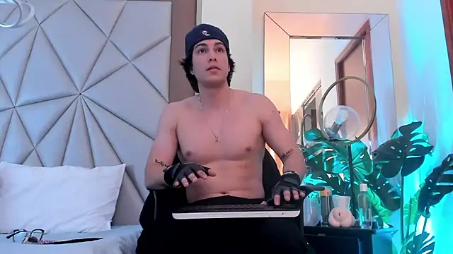 Karimferrer online show from 01-04-25, 07:34