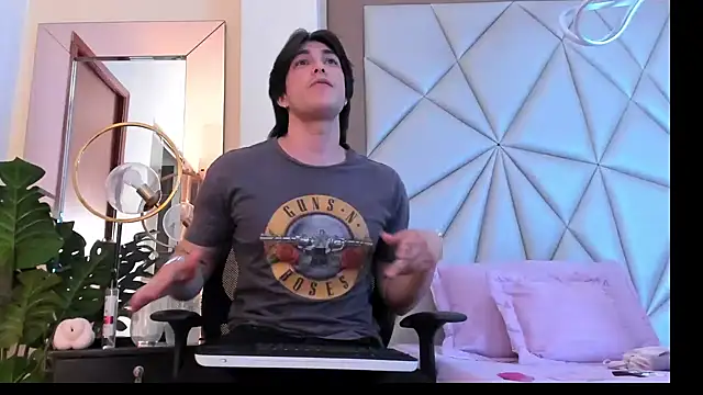 Karimferrer online show from 01-22-25, 08:40