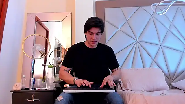 Karimferrer online show from 01-25-25, 07:49