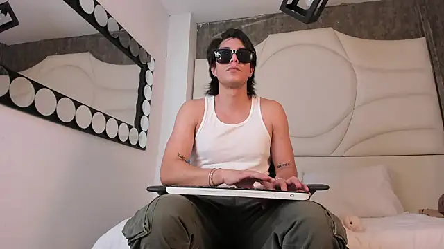 Karimferrer online show from 09-27-25, 07:19