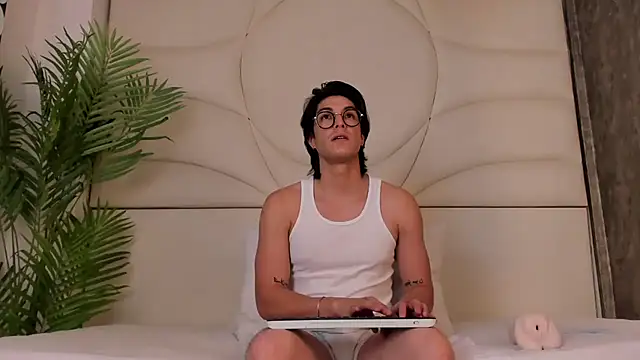 Karimferrer online show from 10-06-25, 08:06