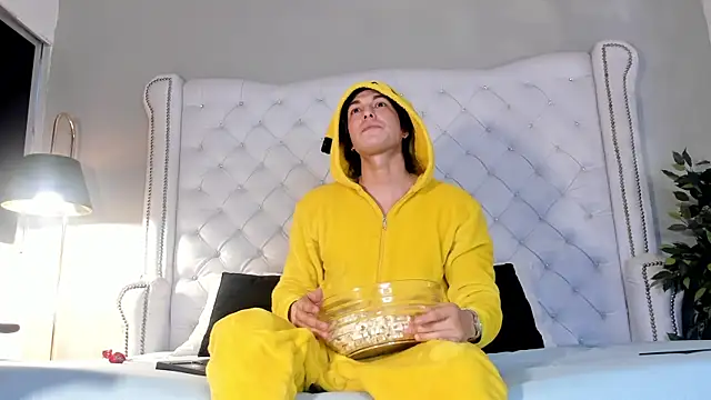 Karimferrer online show from 11-15-25, 09:21