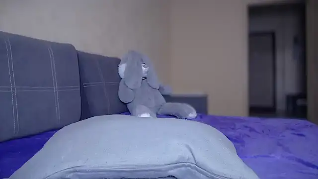 AlexaCruze online show from 02-15-25, 08:01