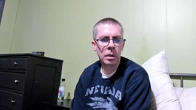 Snapshot of ImportantEquator0 chatting on 10-31-25, 01:01 ImportantEquator0 online show from 10-31-25, 01:01