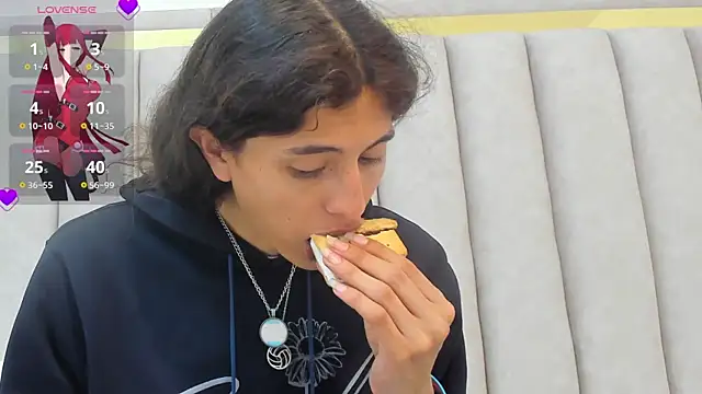 Snapshot of FreyaMoller chatting on 01-04-25, 07:34 FreyaMoller online show from 01-04-25, 07:34