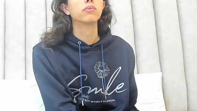 Snapshot of FreyaMoller chatting on 01-10-25, 05:02 FreyaMoller online show from 01-10-25, 05:02