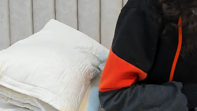 Snapshot of FreyaMoller chatting on 02-06-25, 12:54 FreyaMoller online show from 02-06-25, 12:54