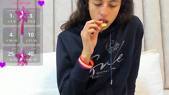 Snapshot of FreyaMoller chatting on 02-08-25, 07:16 FreyaMoller online show from 02-08-25, 07:16