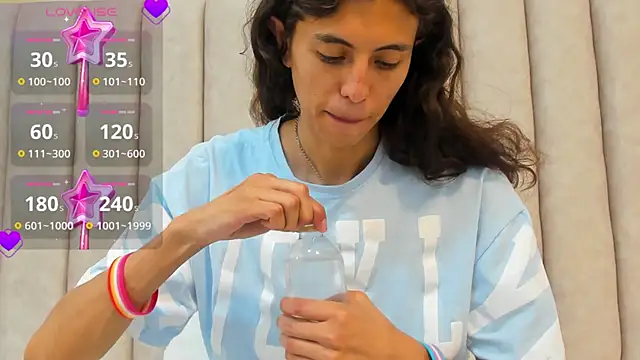 Snapshot of FreyaMoller chatting on 02-10-25, 07:17 FreyaMoller online show from 02-10-25, 07:17