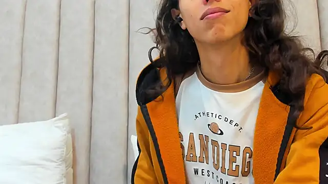 Snapshot of FreyaMoller chatting on 02-14-25, 05:14 FreyaMoller online show from 02-14-25, 05:14