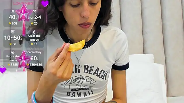 Snapshot of FreyaMoller chatting on 02-18-25, 08:47 FreyaMoller online show from 02-18-25, 08:47