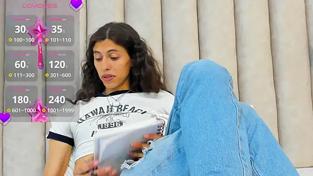 Snapshot of FreyaMoller chatting on 02-18-25, 11:52 FreyaMoller online show from 02-18-25, 11:52