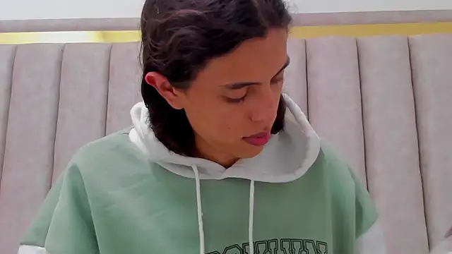 Snapshot of FreyaMoller chatting on 10-24-25, 06:26 FreyaMoller online show from 10-24-25, 06:26