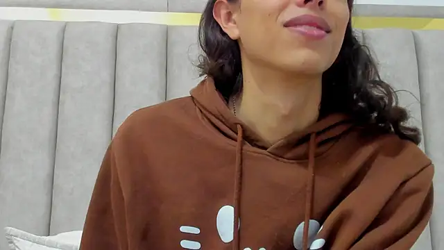 Snapshot of FreyaMoller chatting on 10-25-25, 07:19 FreyaMoller online show from 10-25-25, 07:19