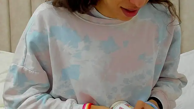 FreyaMoller online show from 11-26-25, 07:04