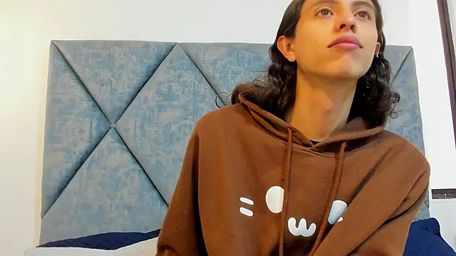 FreyaMoller online show from 01-15-26, 01:59