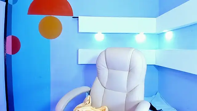 EmilyWalker11 online show from 01-13-25, 03:56
