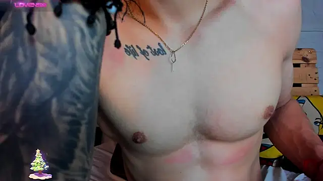 Snapshot of french_sexx chatting on 12-24-24, 11:06 french sexx online show from 12-24-24, 11:06