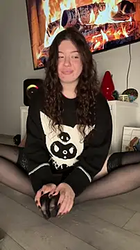 Snapshot of Kimi_Ass chatting on 02-18-26, 02:24 Kimi Ass online show from 02-18-26, 02:24