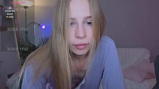 Elis Fox online show from 04-30-26, 10:10
