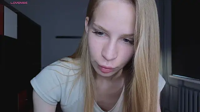 Elis Fox online show from 06-23-26, 09:18