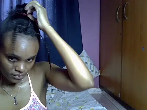 Queen petite  online show from 11-29-25, 04:48