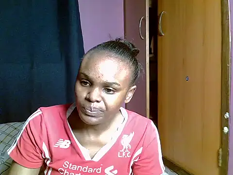 Snapshot of Queen_petite_ chatting on 08-02-26, 05:11 Queen petite online show from 08-02-26, 05:11